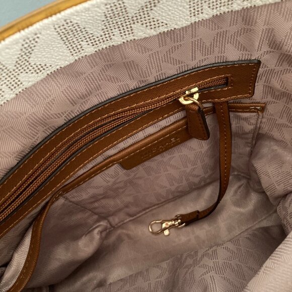 Michael Kors Signature Medium Tote (Vanilla) NWOT - Picture 4 of 16